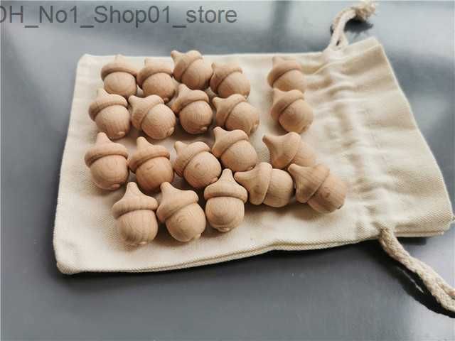 Acorns 20pcs