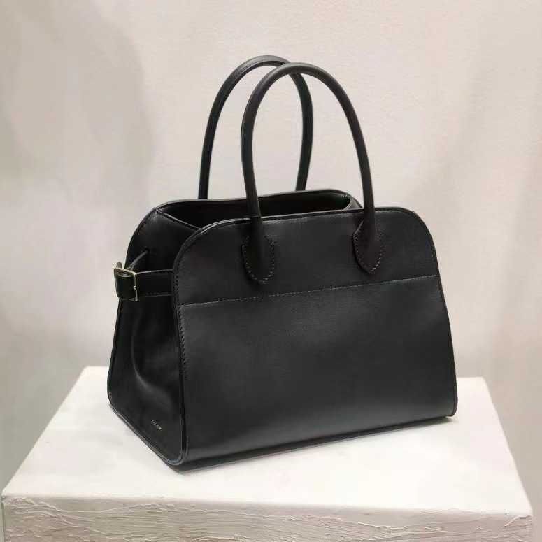 Margaux 10 Plain Black