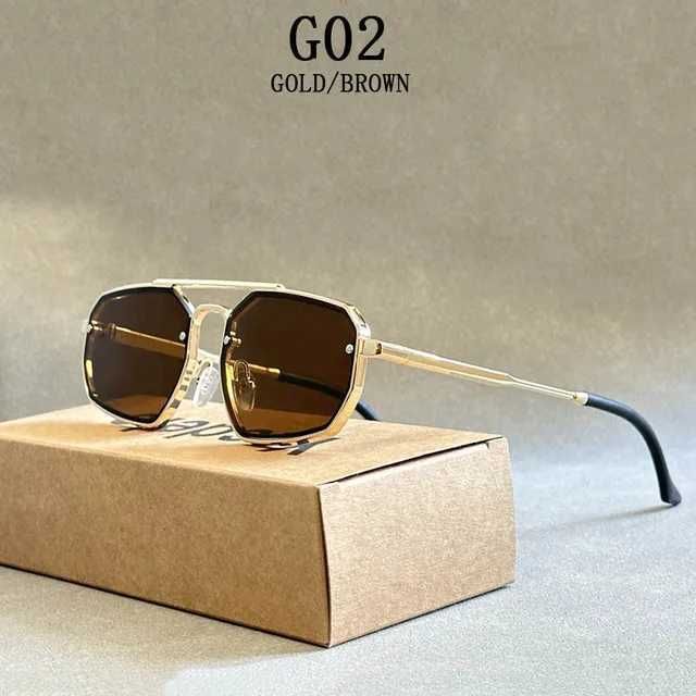 G02