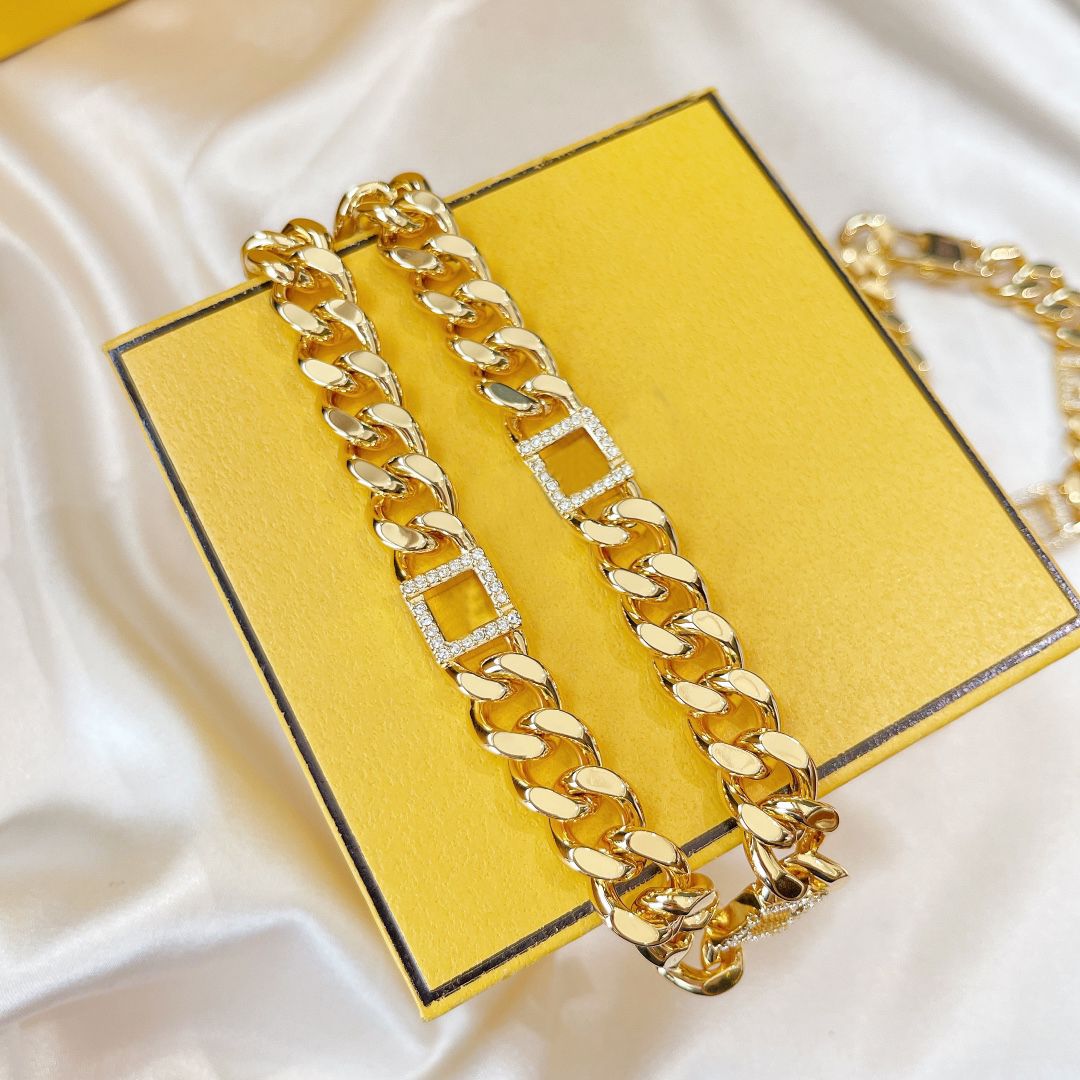 necklace+box