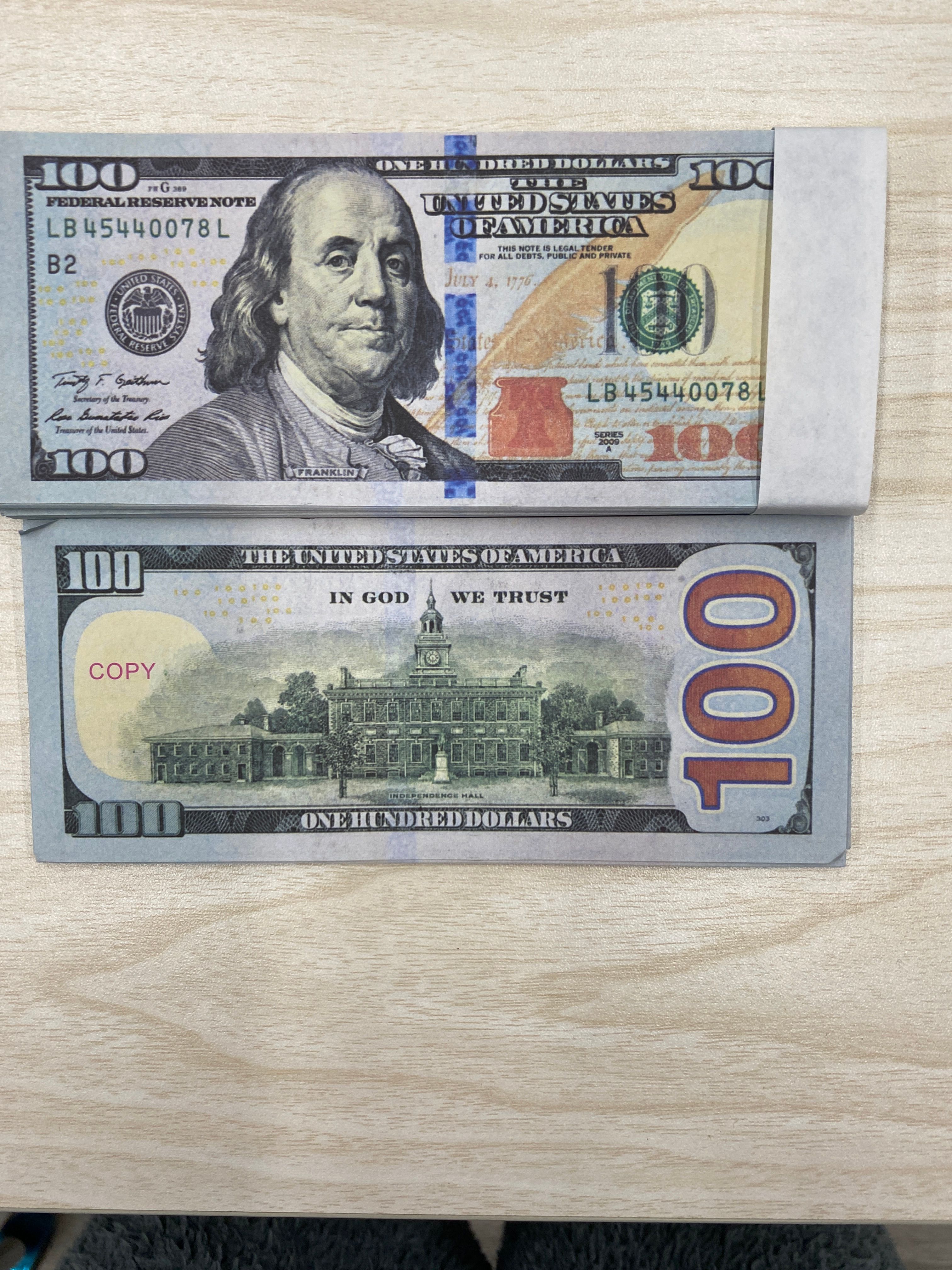 100 долларов США (новый)