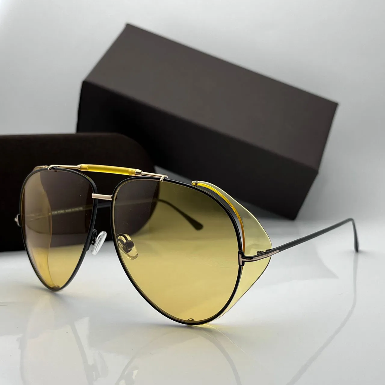 Cadre noir Lens jaune