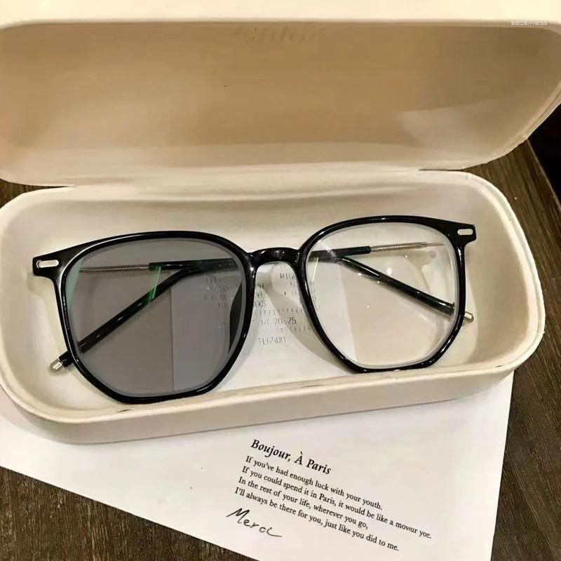 B-Photochromic Grey