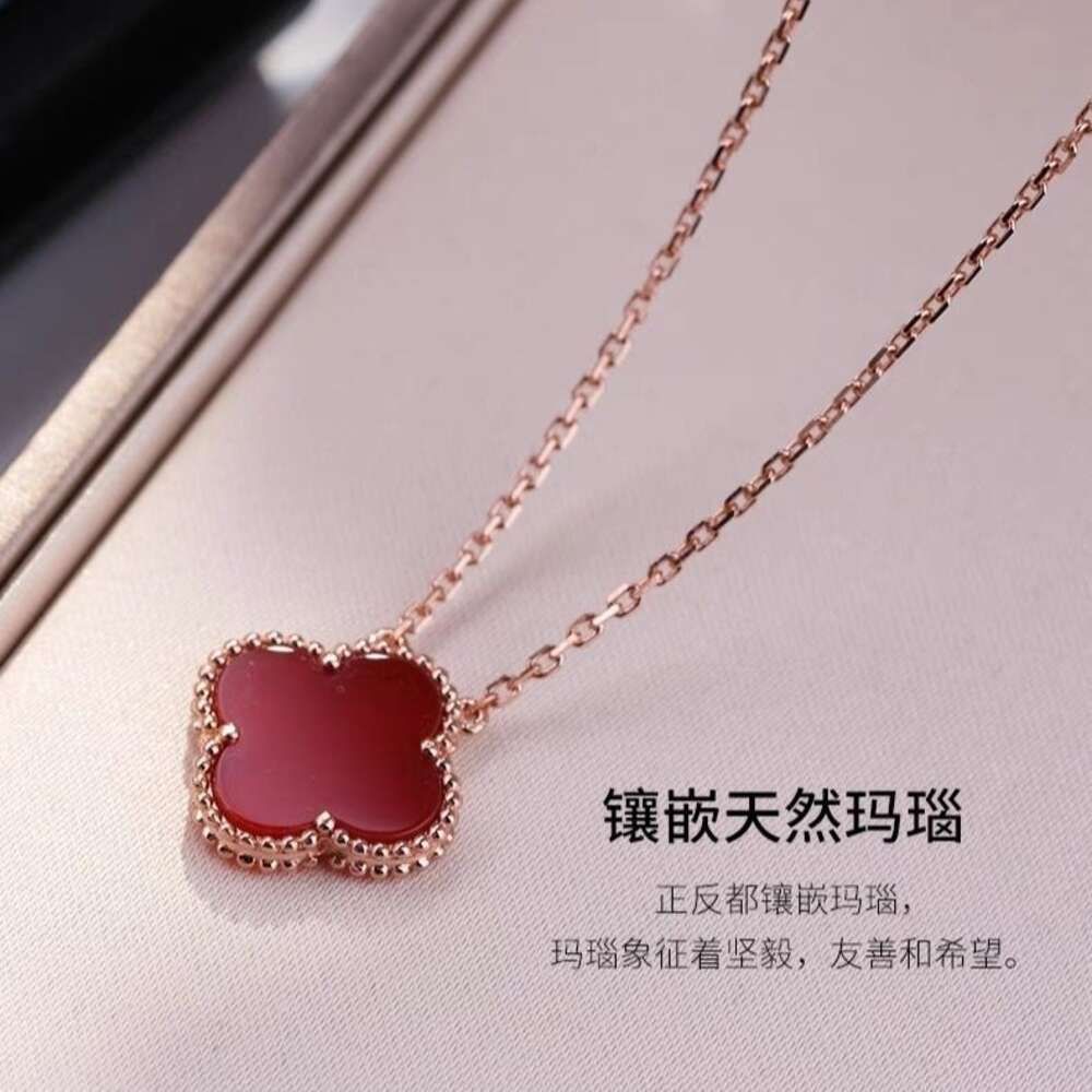 Rose Gold: Red Agate-Clover-halsband