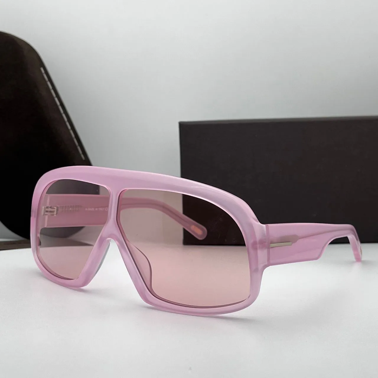 heldere roze frame roze lens