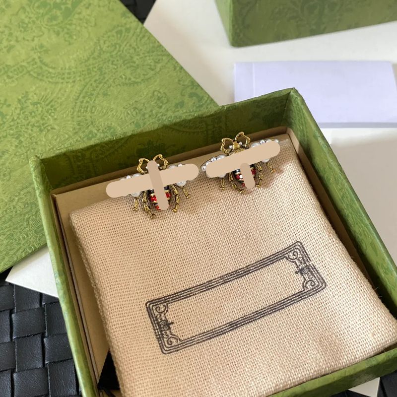 No.4 earring with box