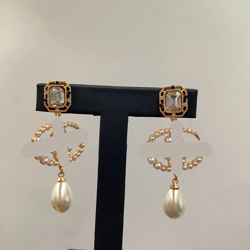 No.19 earring with box