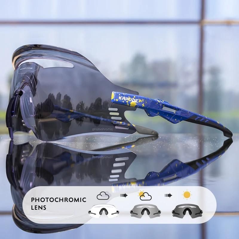 Photochromic C13