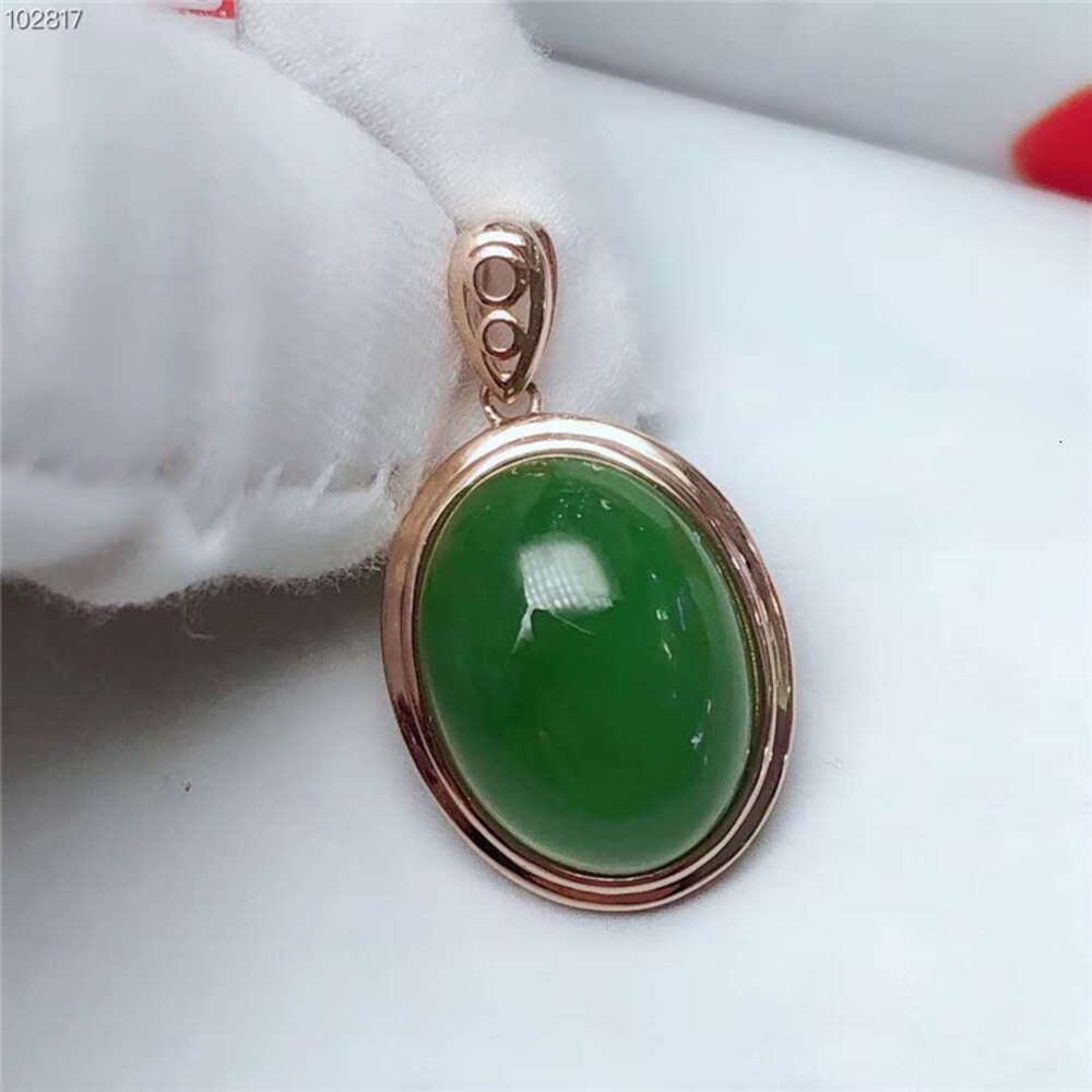 3.39g 18k Gold Jade Charm Pendant