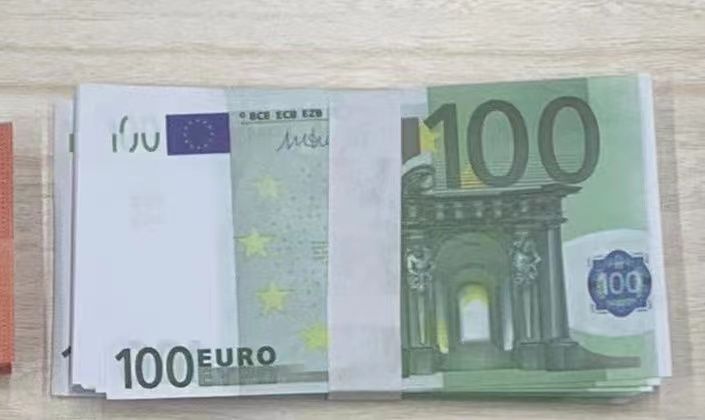 100 يورو