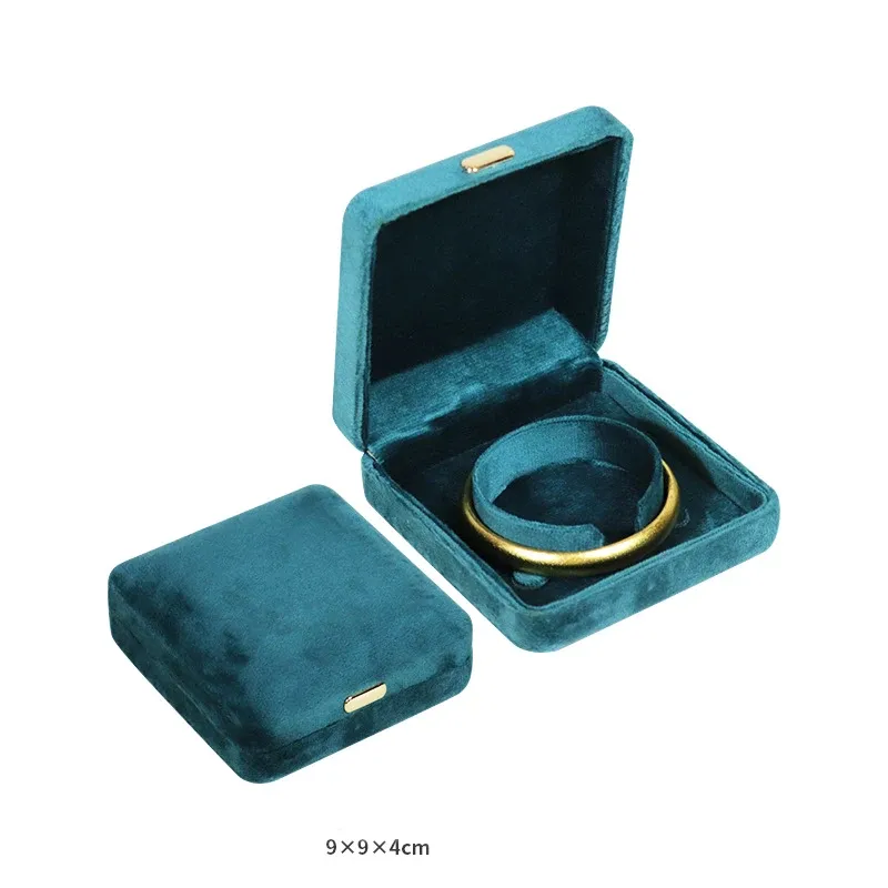 Blue-bracelet box