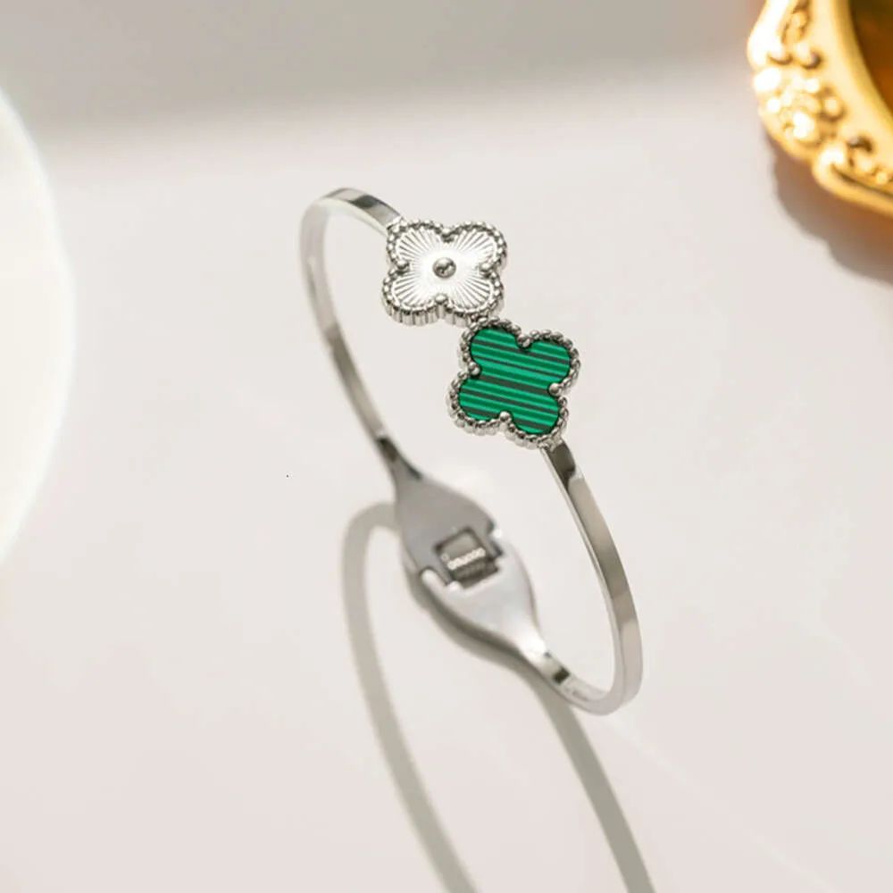 Bracelet coquillage vert laser argent 158