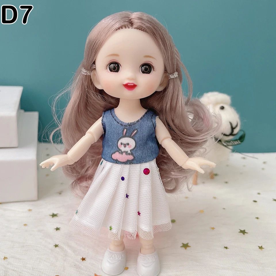 D7-Doll And Clothes