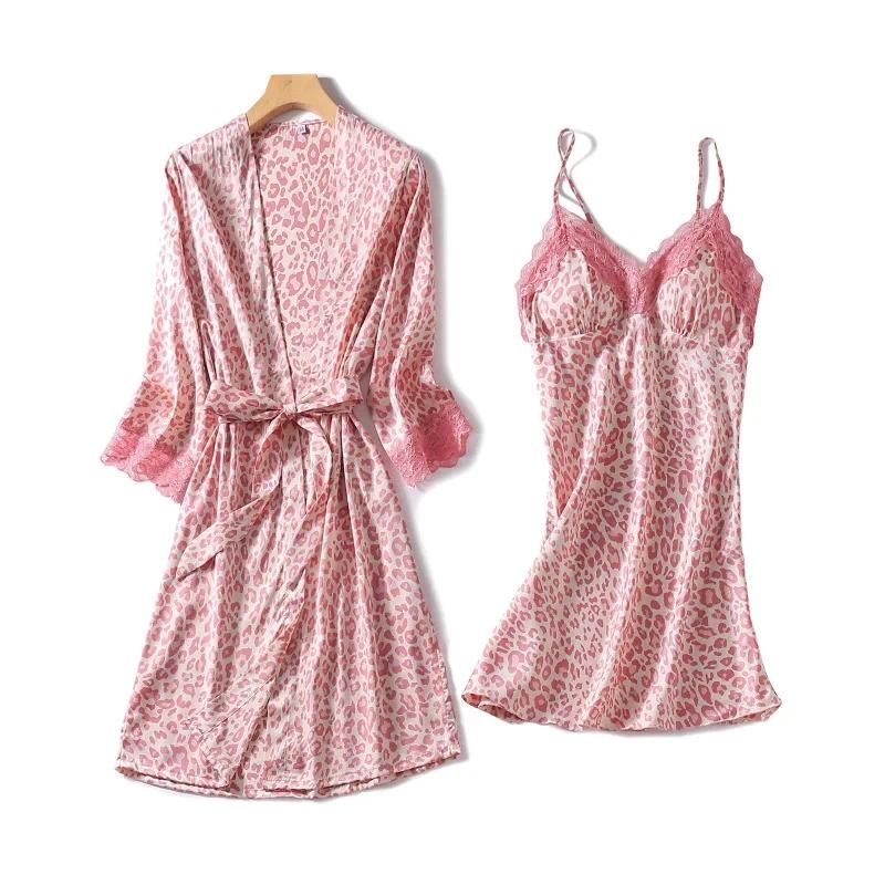 Розовый набор халатов