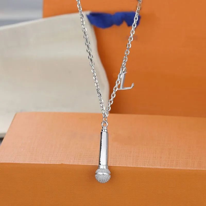 Collier en argent, avec boîte