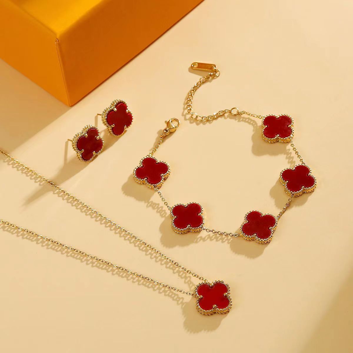 Red(nceklace+bracelet+earring)