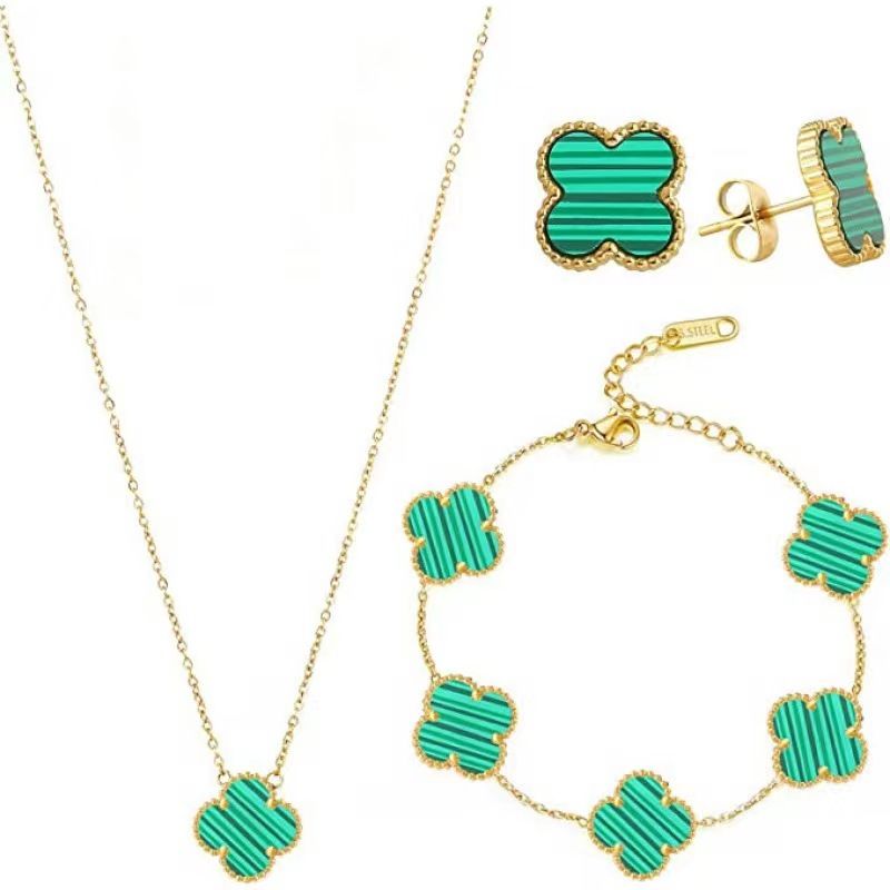 groen(ketting+armband+oorbel)