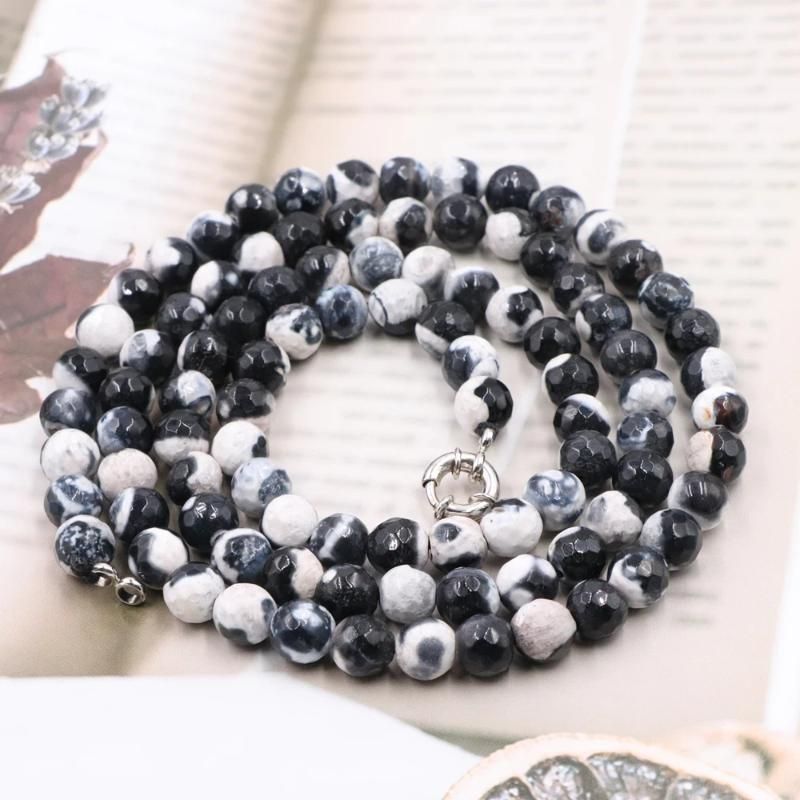 Agate blanche noire de 8 mm