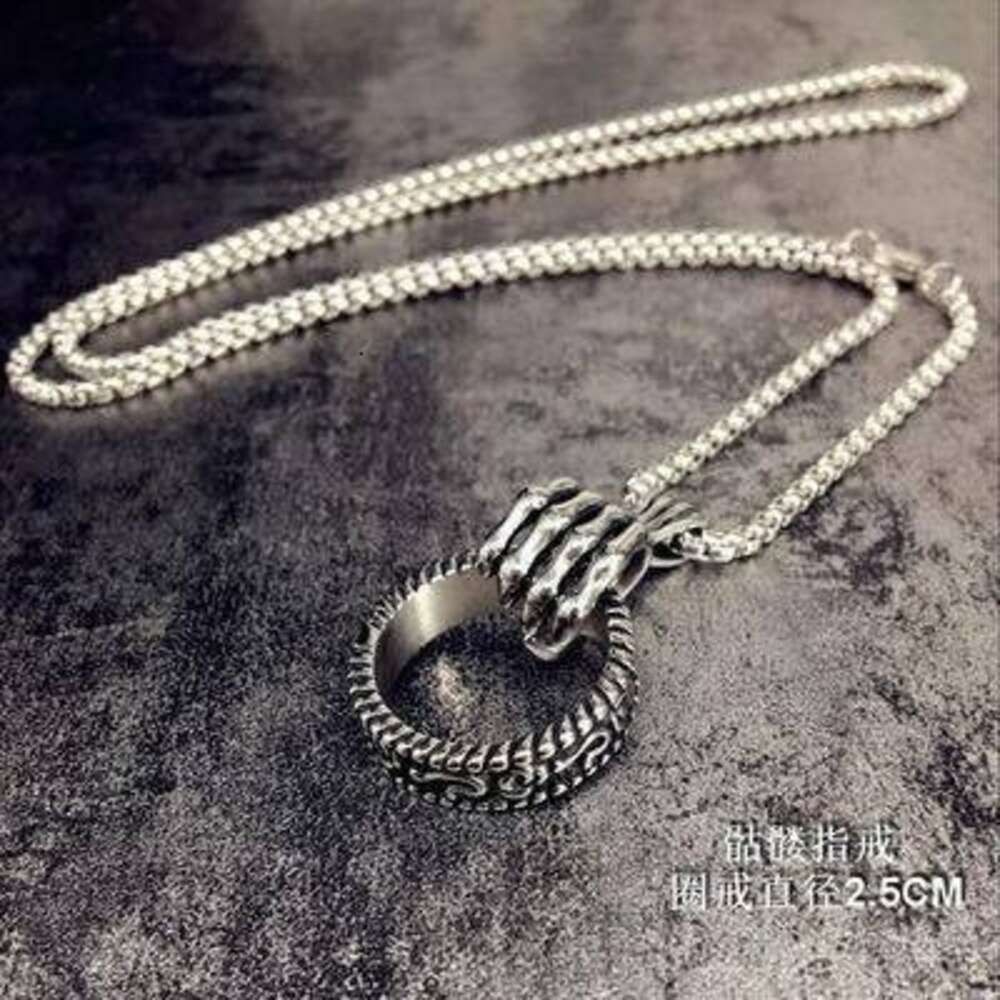 Croix Heart Collese Steel Skull Finge