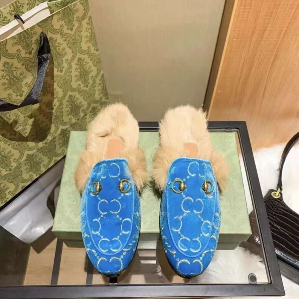 chaussures en laine et daim bleu