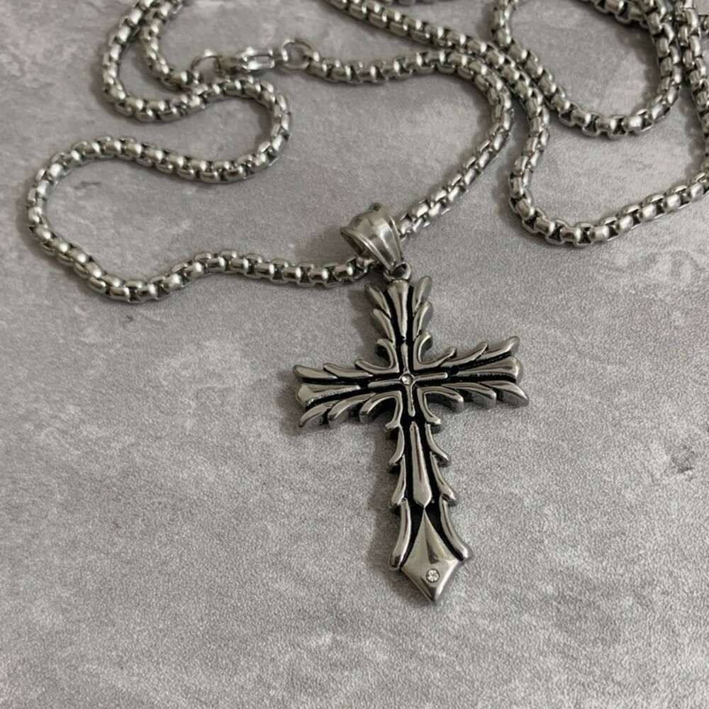 Çelik dantel haçlı croix kolye