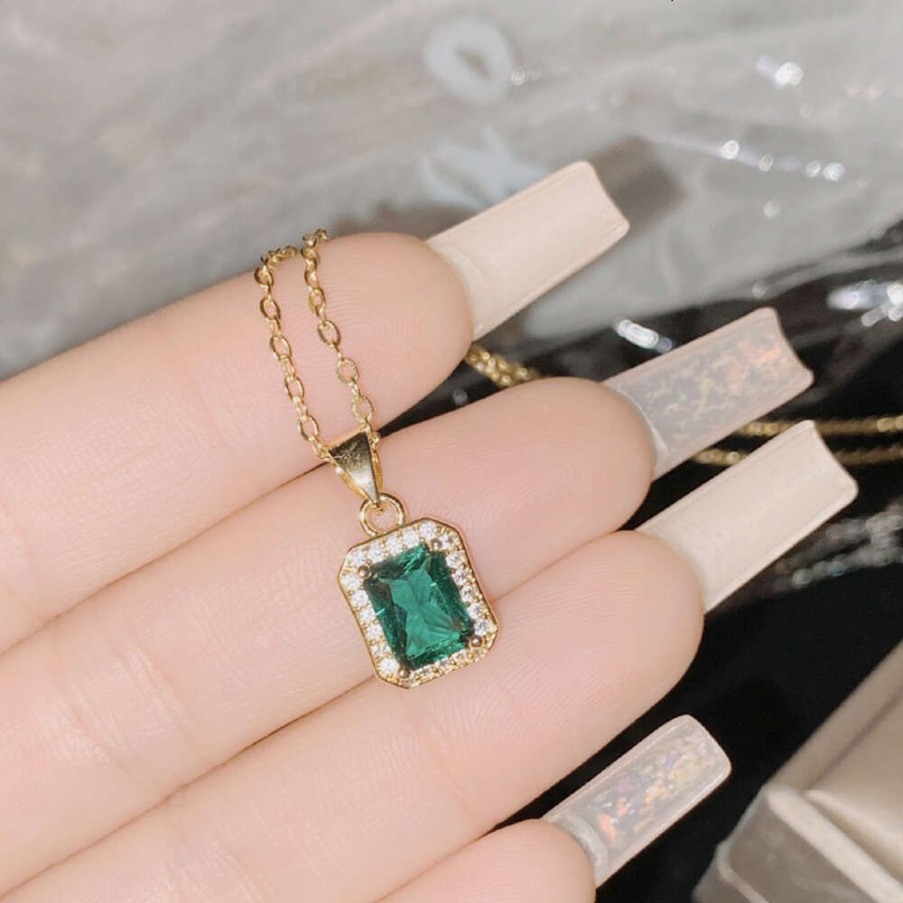 Cuic Green Spinel Without Chain