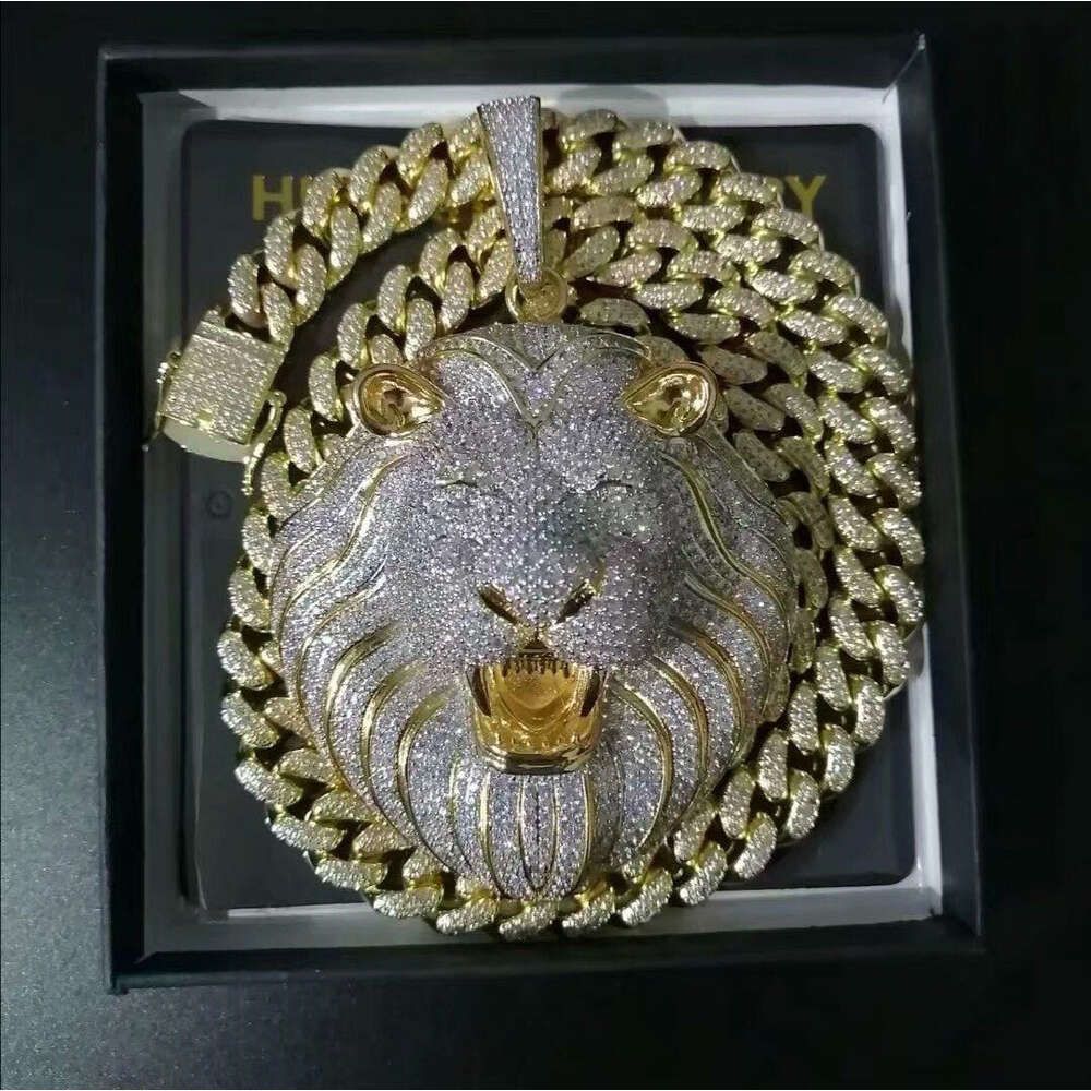 Collier pendentif tête de lion