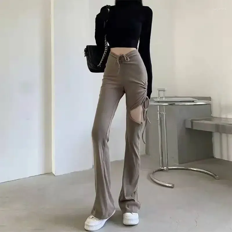 pantaloni kaki