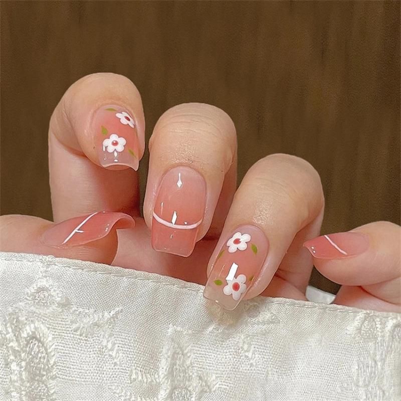 fake-nails-R574