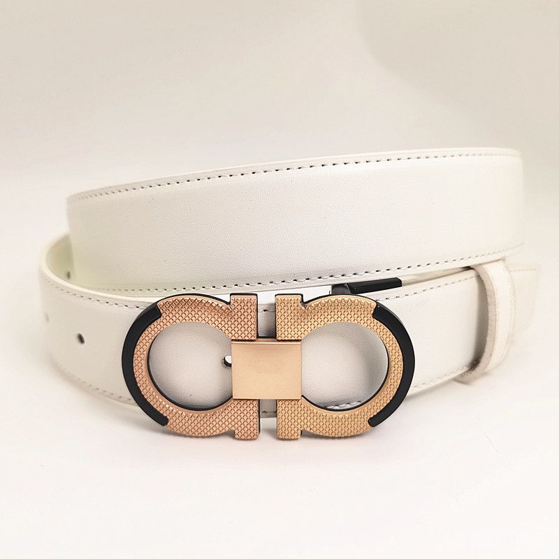 ceinture blanche + boucle dorée et noire