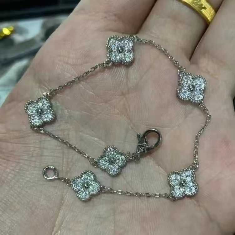 Mini Six Flower Silver Diamond