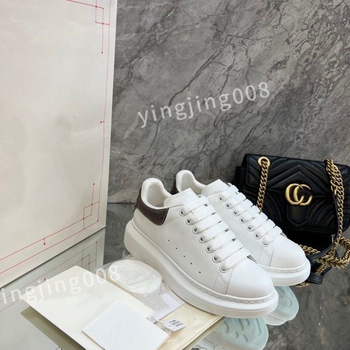 Zapatos de moda para jovenes mujeres sale