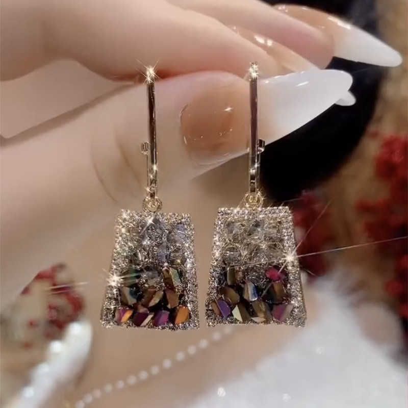 Trapezoidal crystal earrings A792