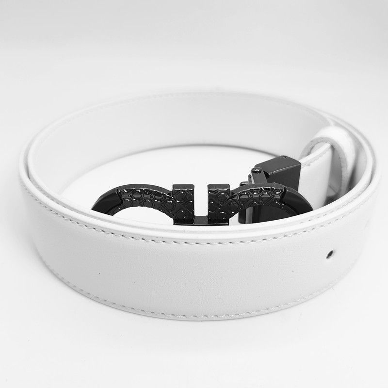 ceinture blanche + boucle noire