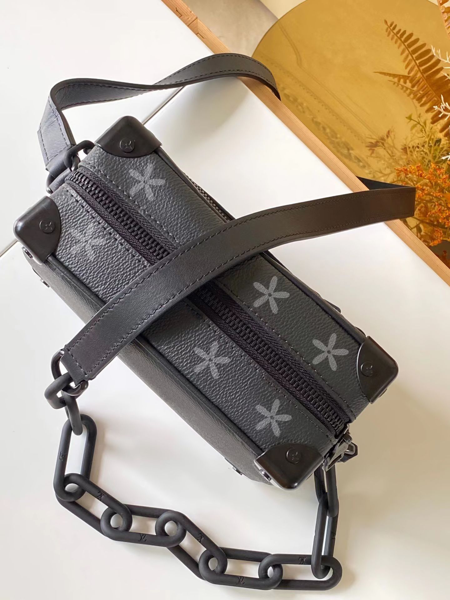 Mens Mini Soft Trunk Box Black Flower Wallet Duffle Bag Womens Designer  Luxury Tote Handbags Clutch Bag Genuine Leather Chain Cross Bodys Shoulder  Vanity Bags From Superbrandbags, $69.94