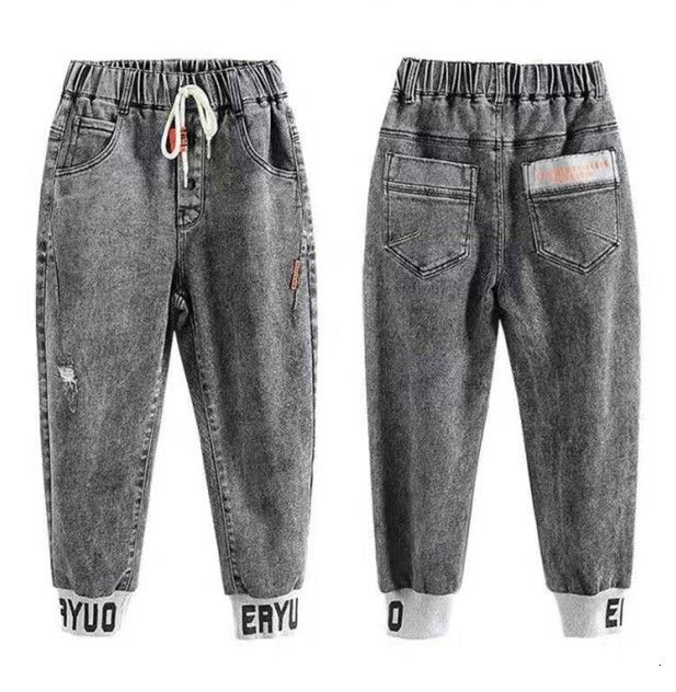 9013 Dünne Jeans