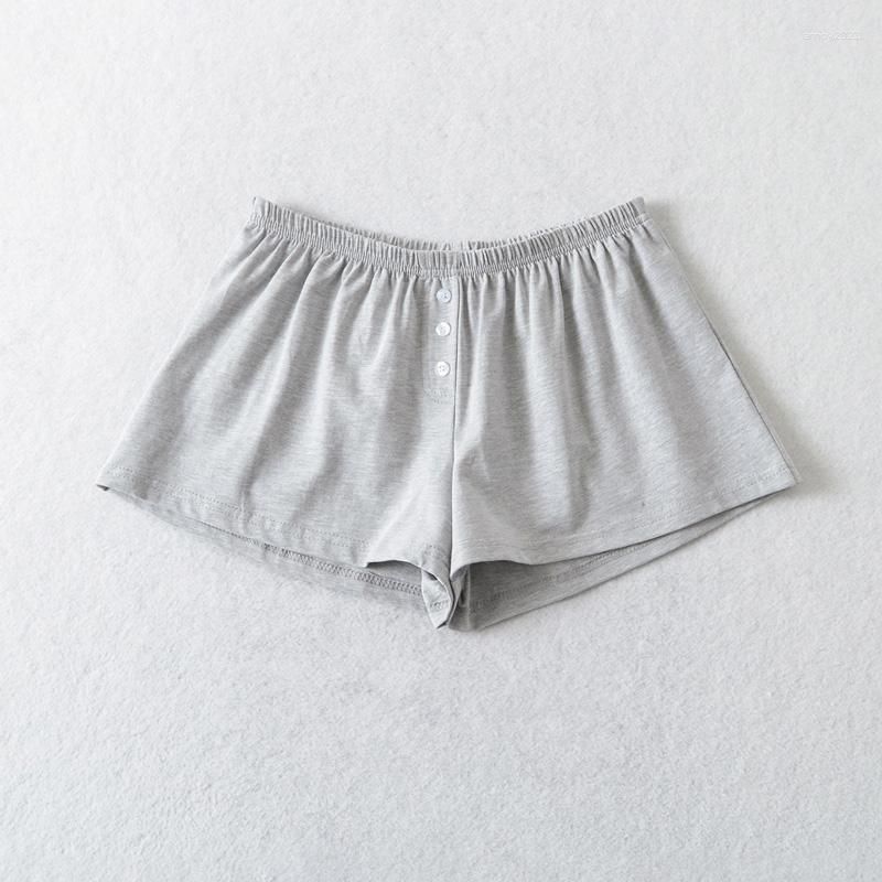 grå shorts