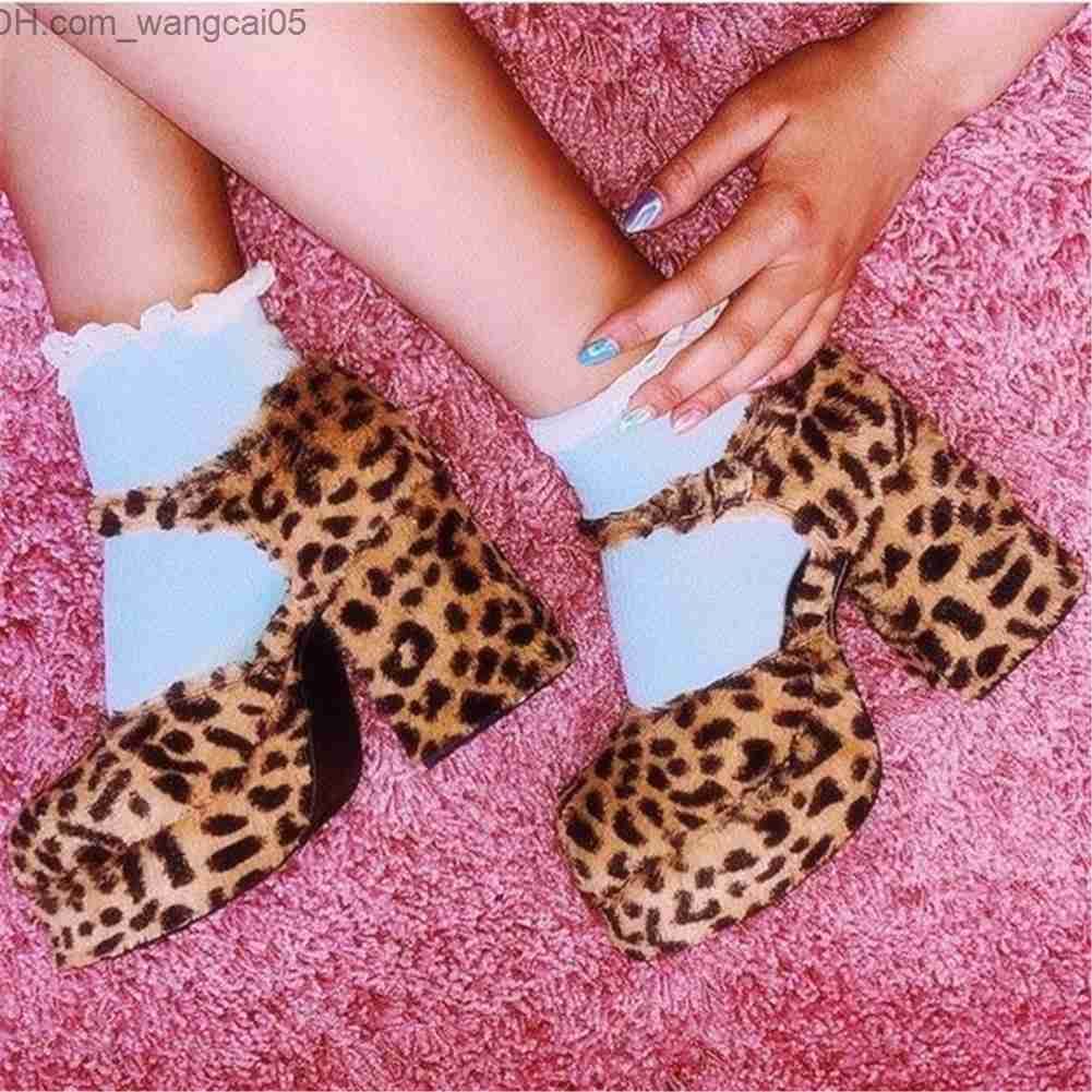 sapatos de leopardo