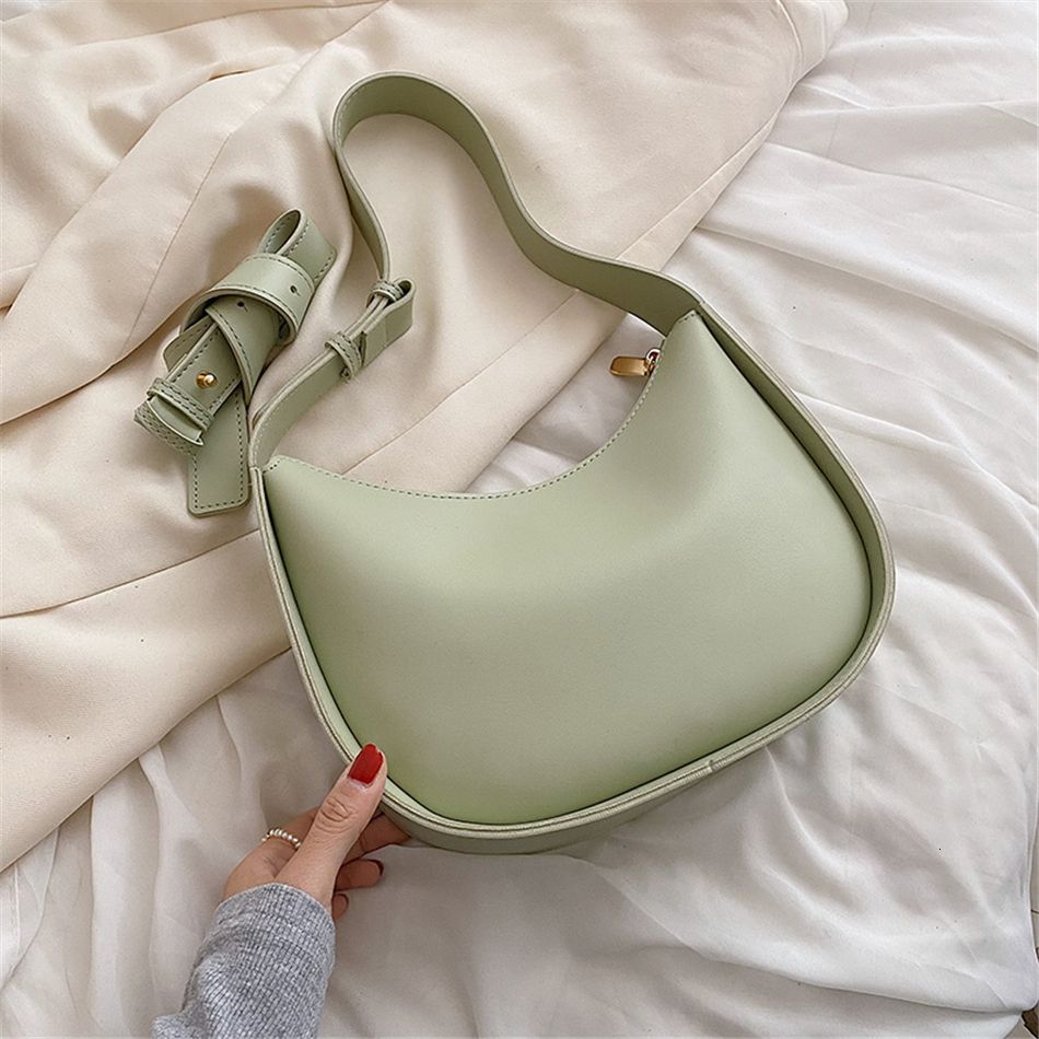 緑のバッグ