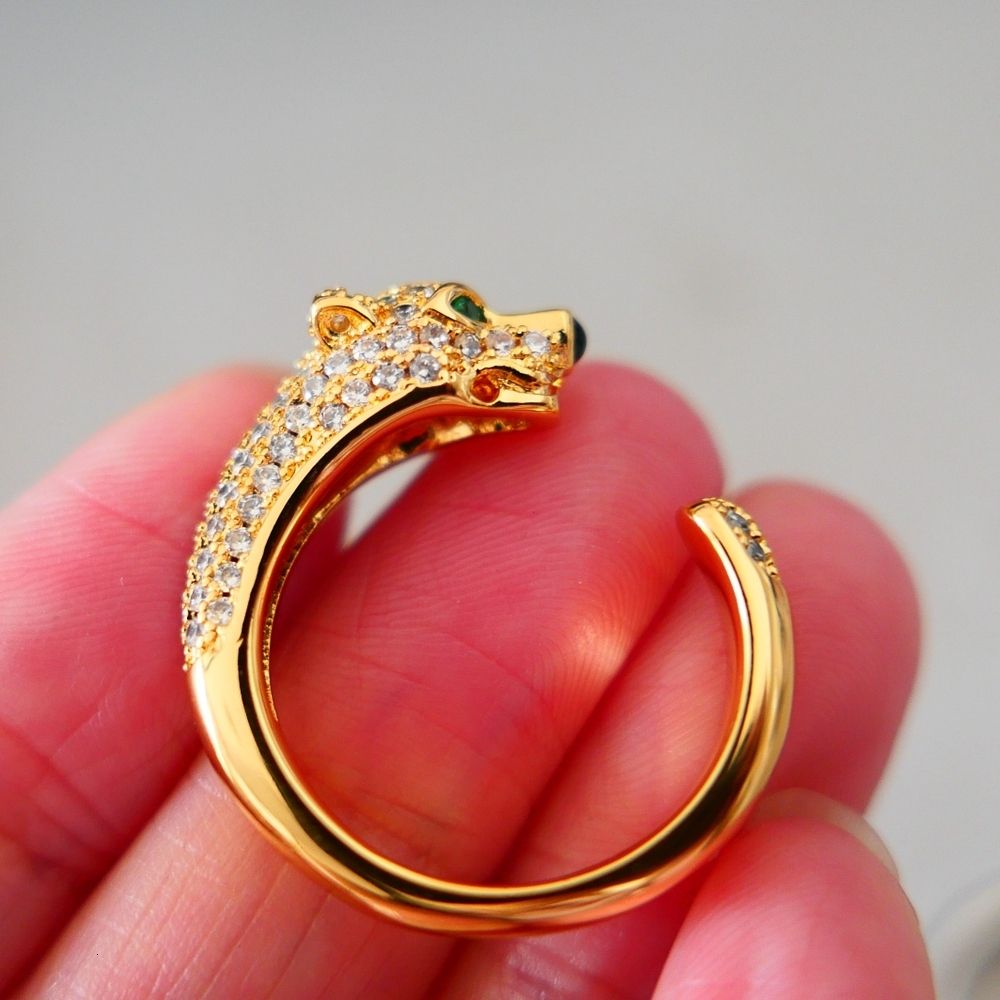 Золотое кольцо с каменным