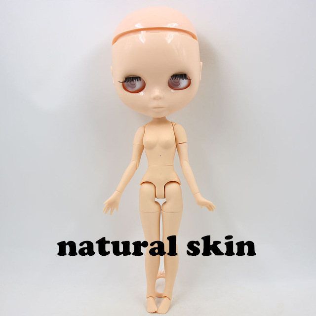 自然な皮の人形と手A.