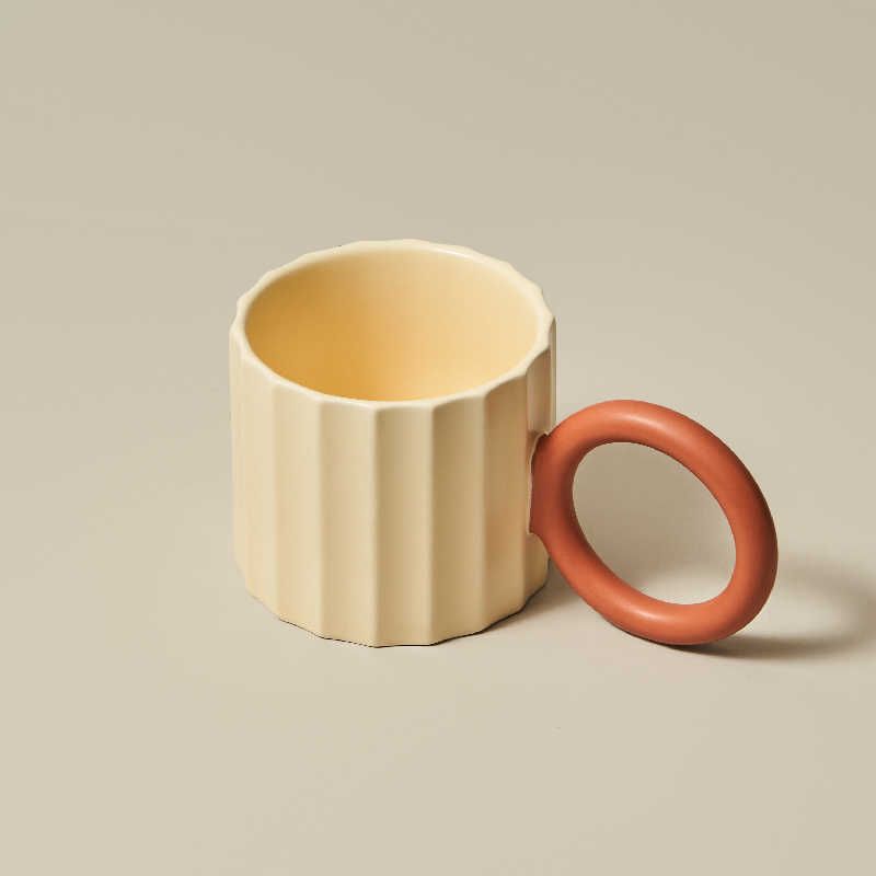 tasse beige