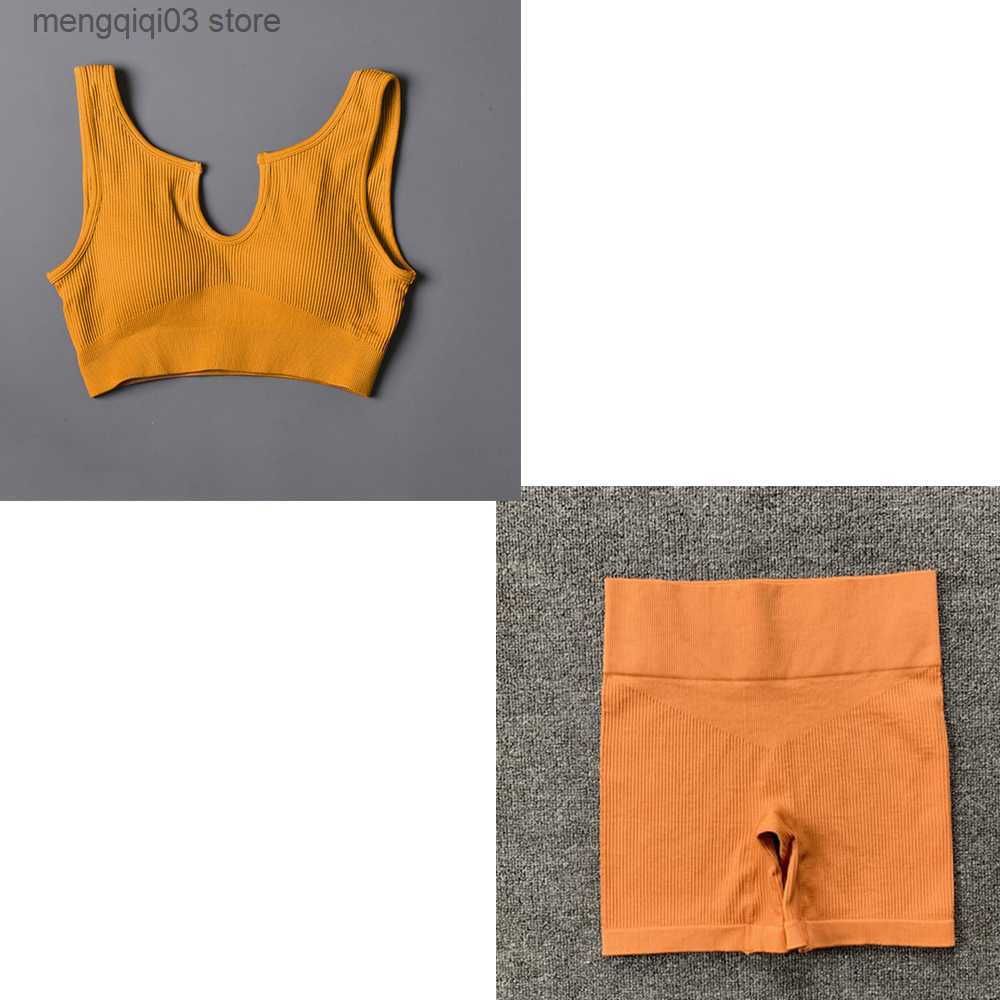 Traje de naranja