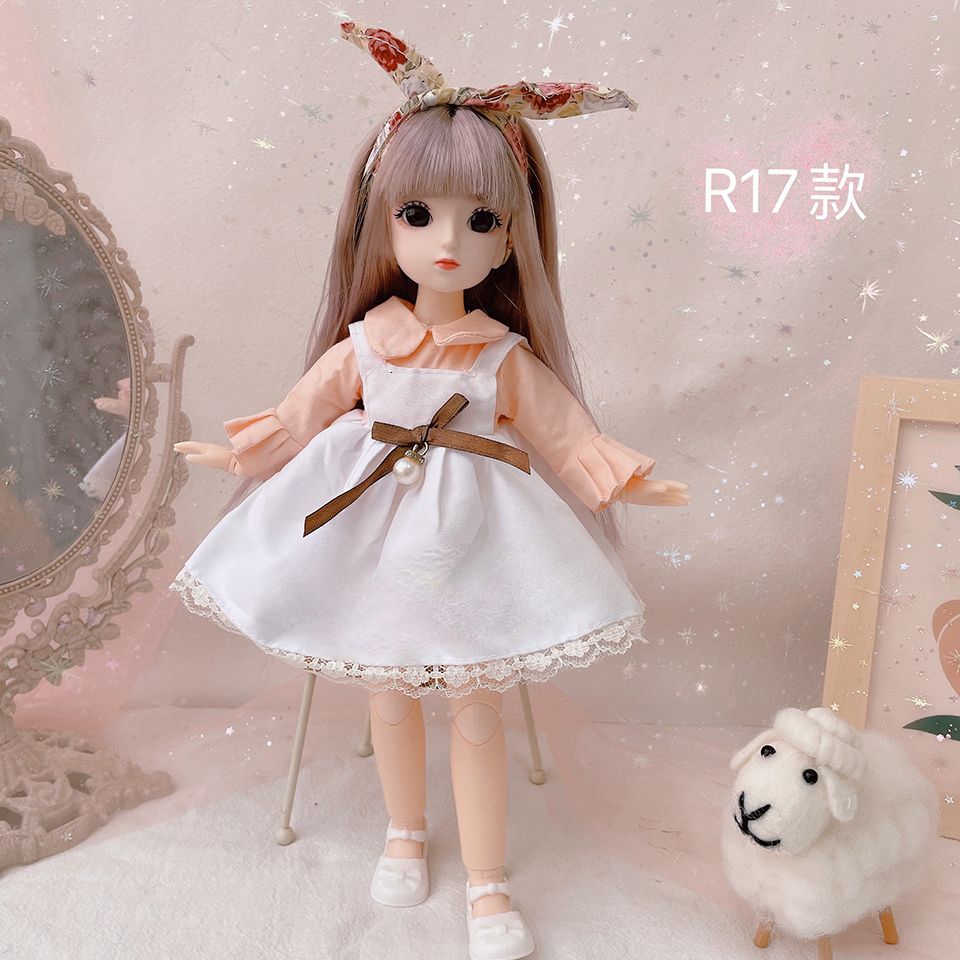 R17-Puppe und Kleidung