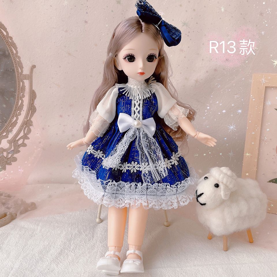 R13-Puppe und Kleidung