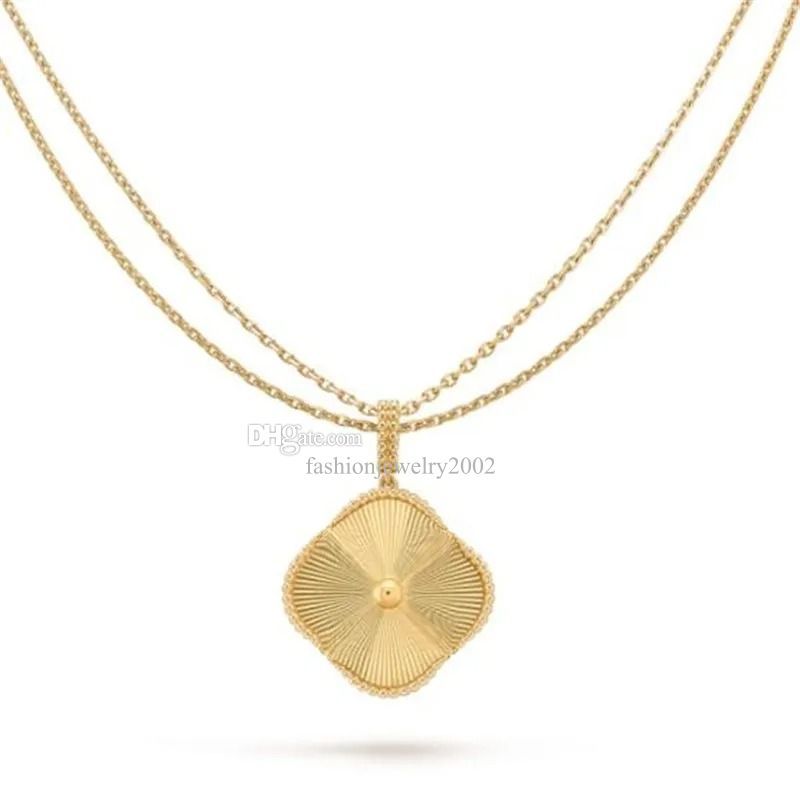 Gold Engraved Clover