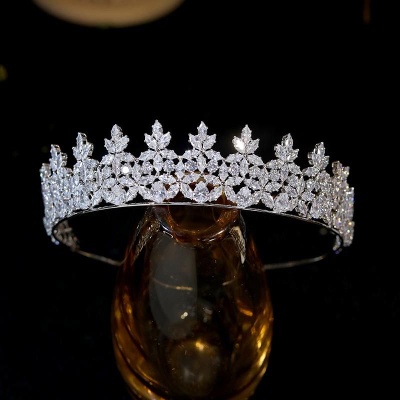 zilveren witte porselein tiara's