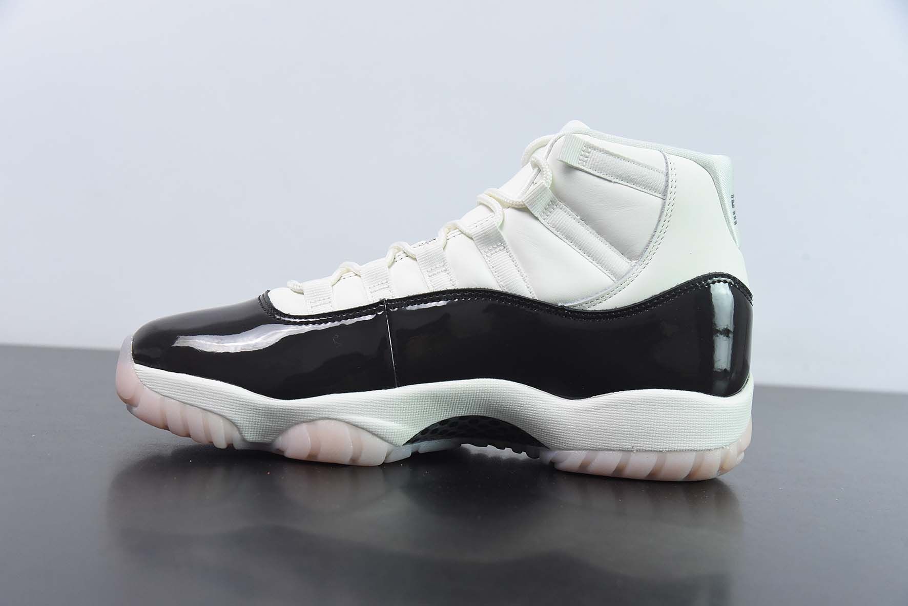 Upcoming 11s top