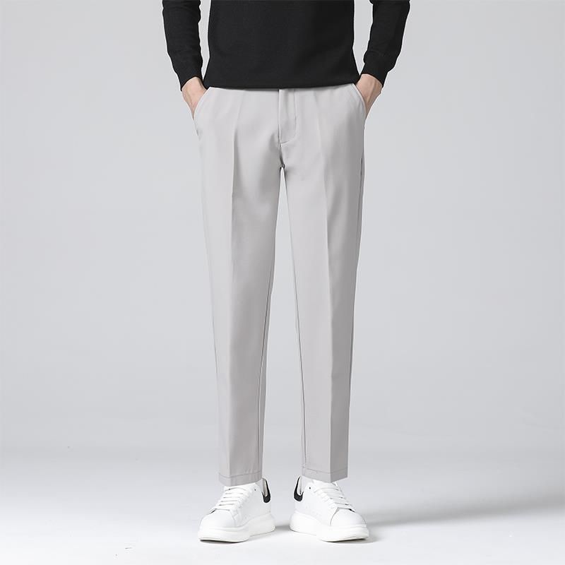 pantaloni grigio chiaro