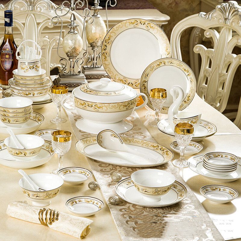 Luxury Embossed Gold Tableware Royal Style Bone China Dinnerware